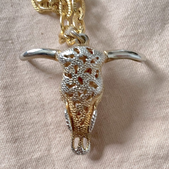 Buffalo Skull Pendant Necklace - Picture 5 of 7